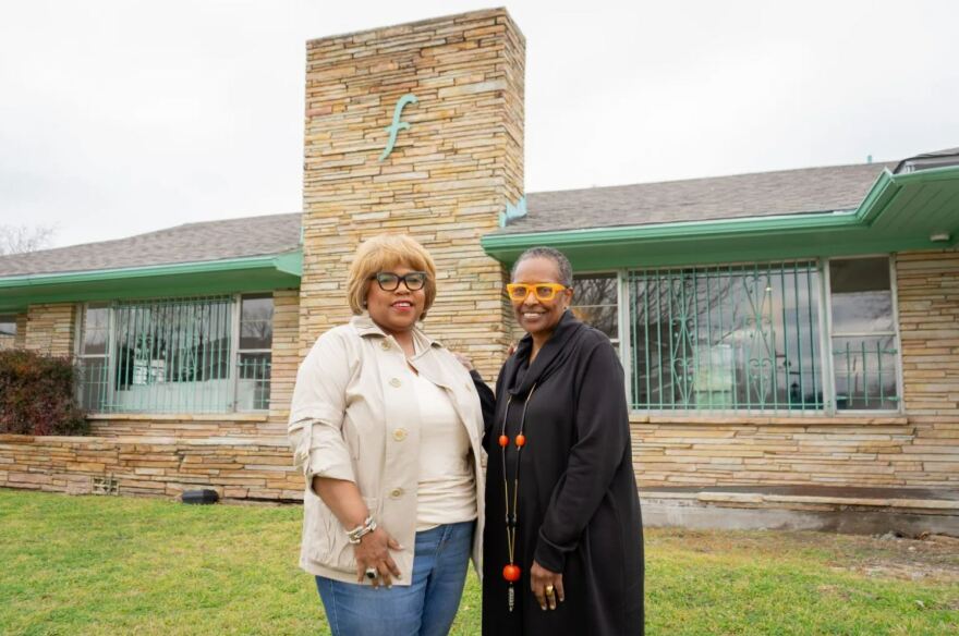 Co-founders Marnese Barksdale Elder and Jennifer Giddings Brooks in front of the Renaissance House